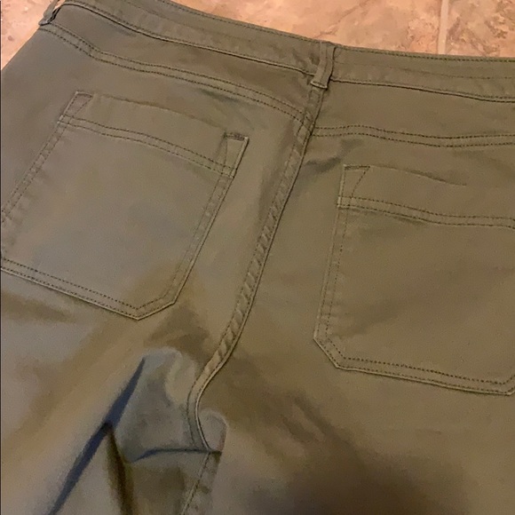 Eddie Bauer Olive Green Straight Leg Pants - Picture 8 of 8